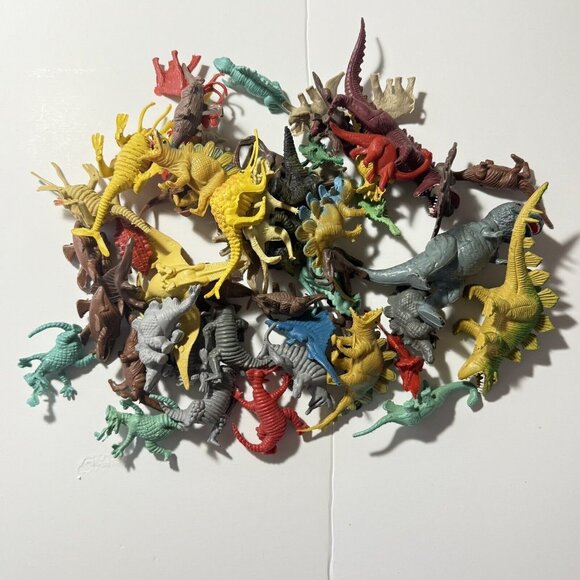 Vintage Plastic Dinosaurs Monsters Creatures D&D Chinasaurs Figures Lot Of 55
